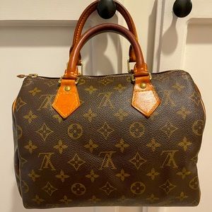 Louis Vuitton Speedy